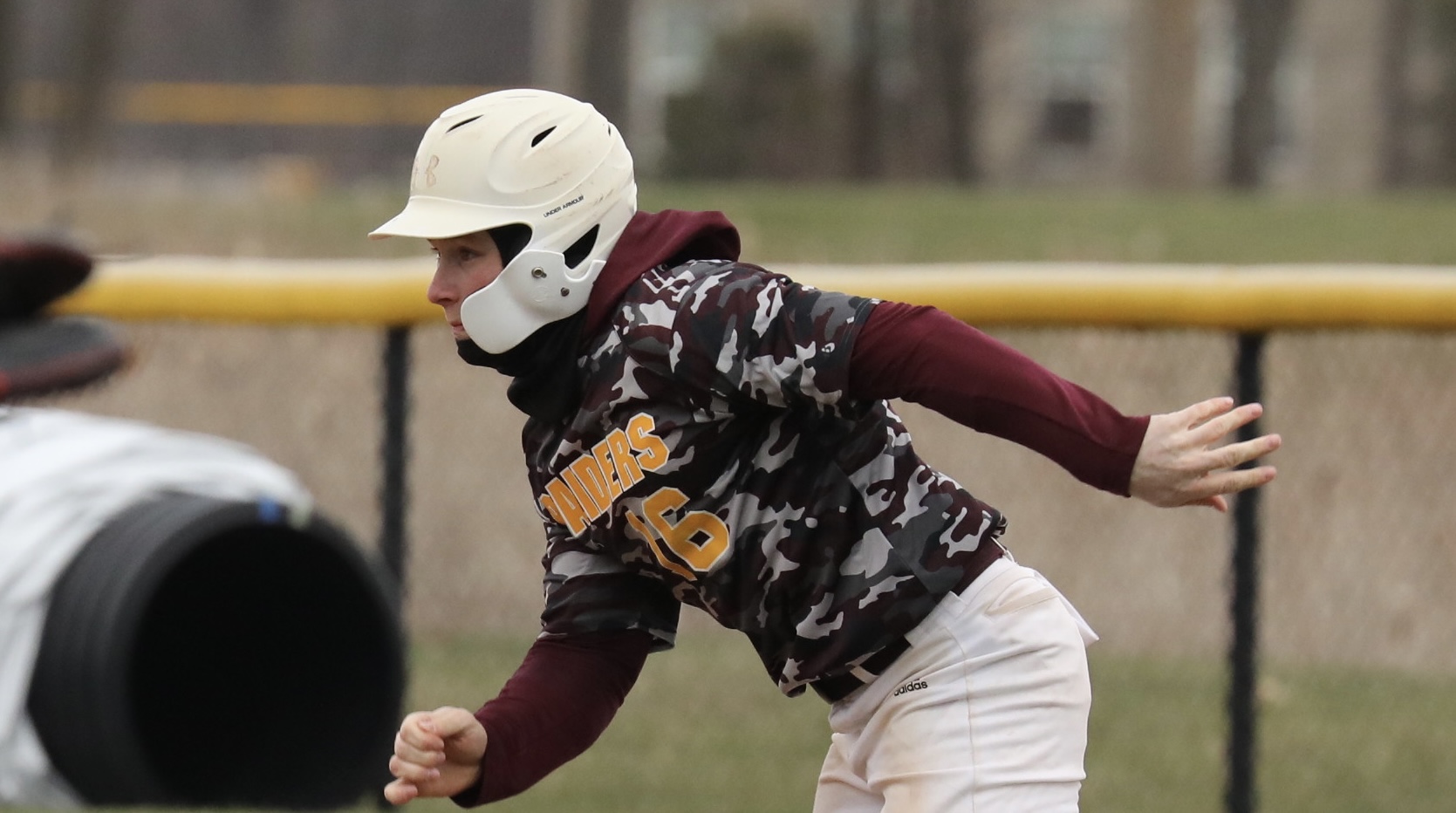 SOUTH RANGE SURVIVES SCRAPPY FLASHES